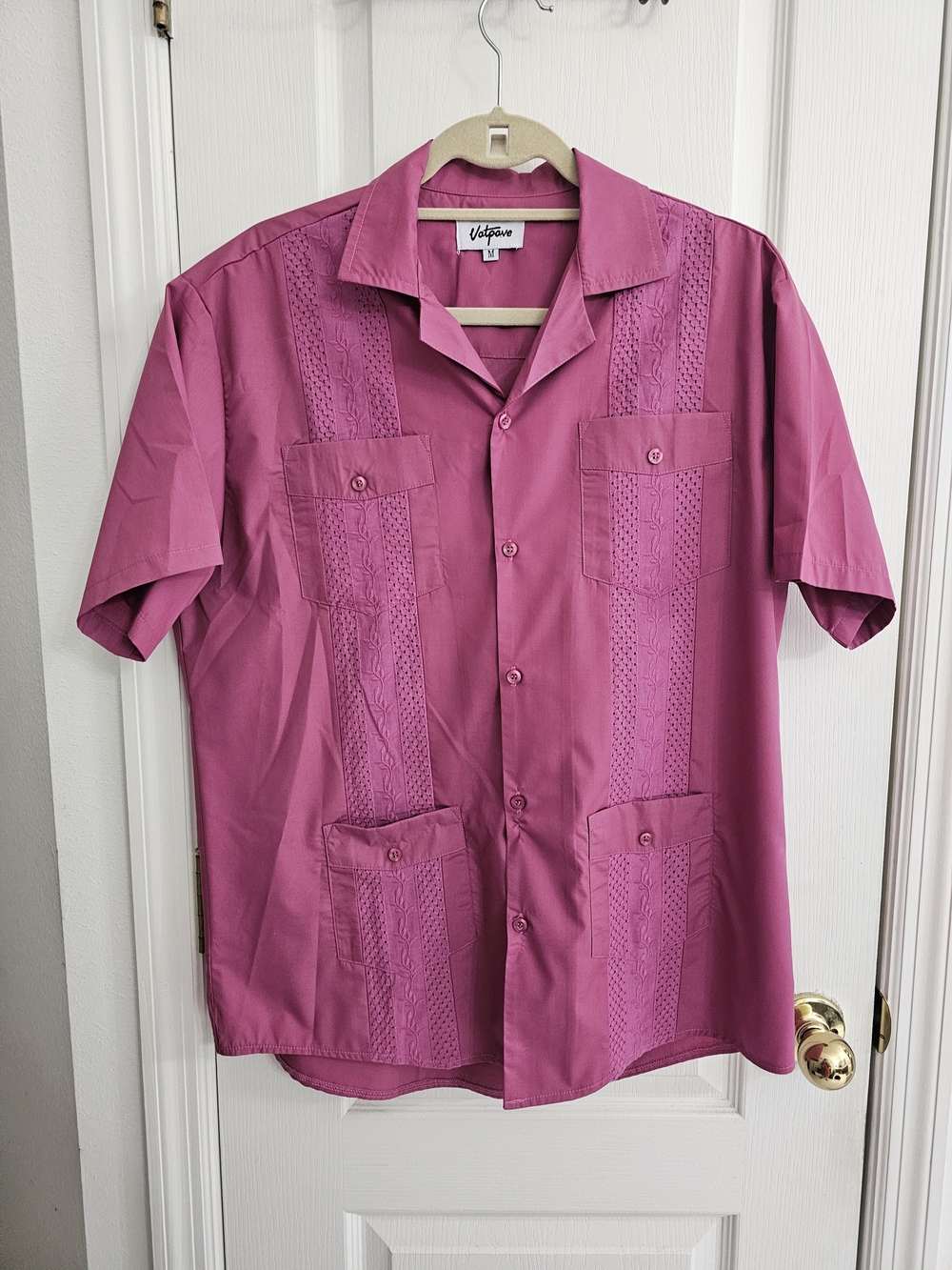 Vatpave Men's Short-Sleeve Guayabera Shirt in Magenta